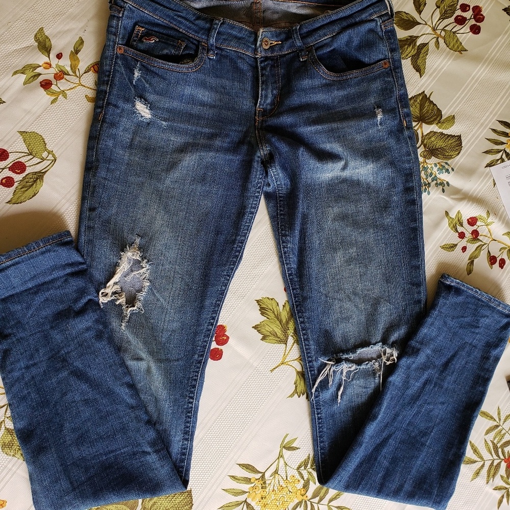 Size 7 Long Hollister Jeans